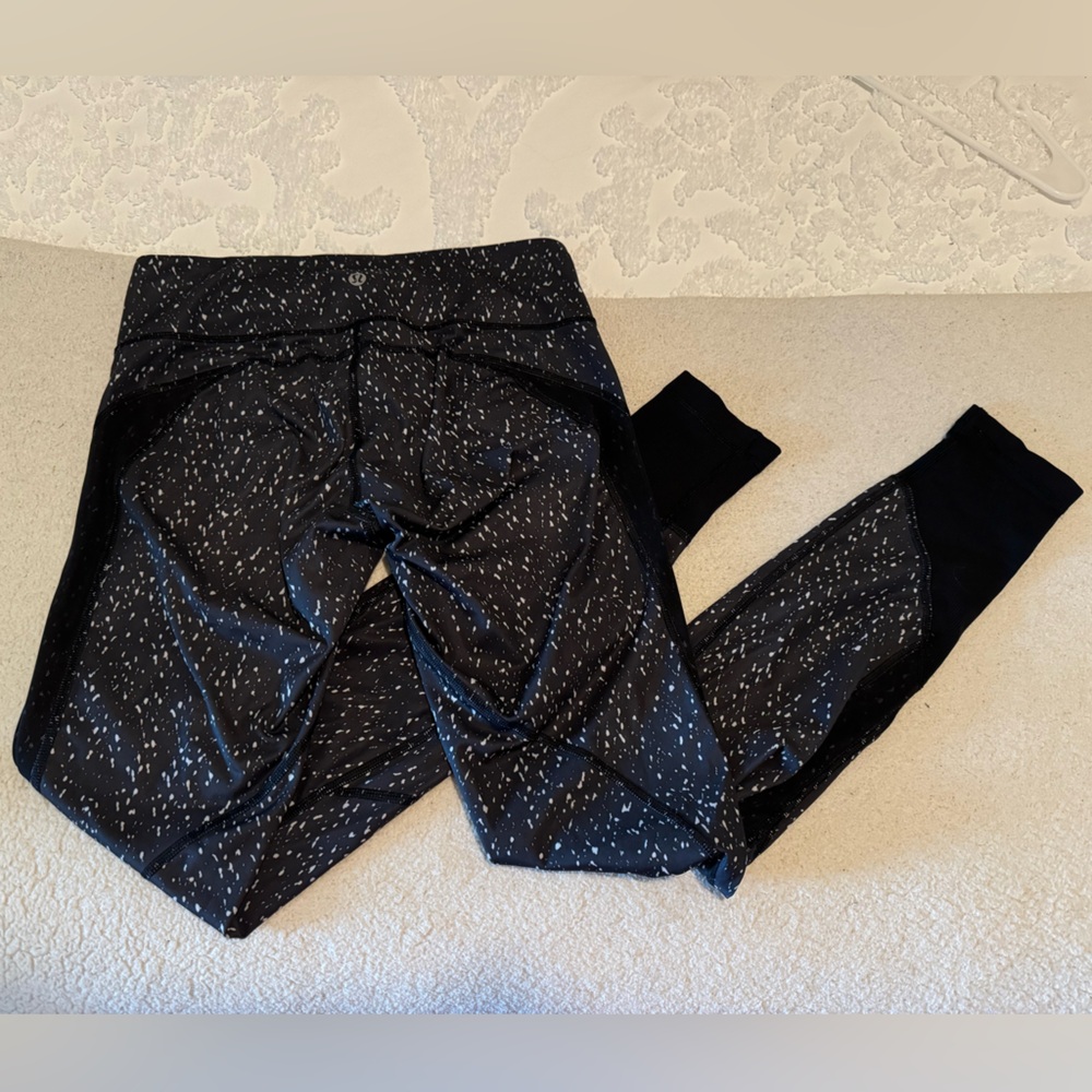 Black Lululemon Mid-Rise Leggings with White Specks